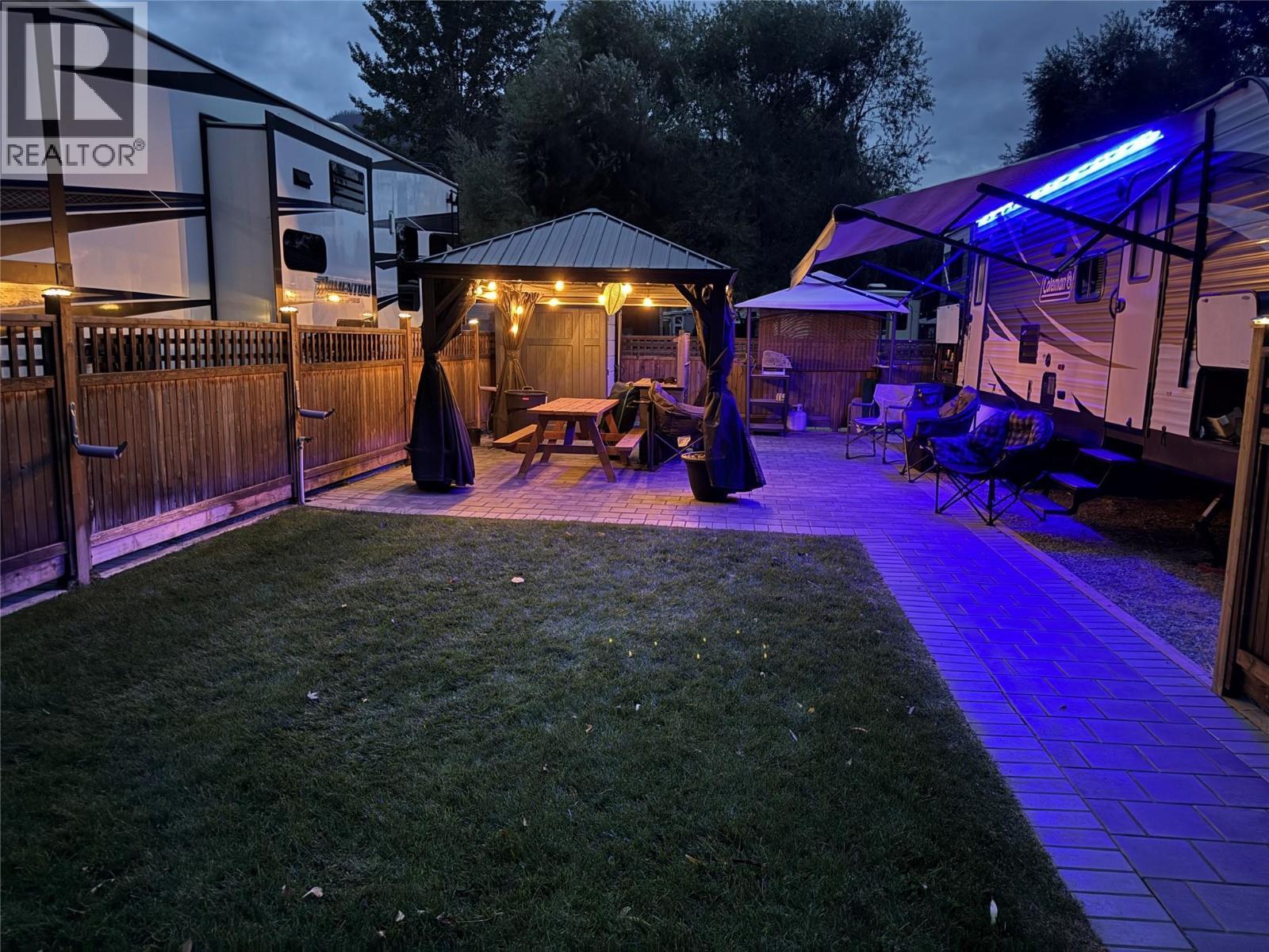 55 Cottonwood Drive N, Lee Creek, British Columbia V0E 1M4 - Photo 12 - 10384755