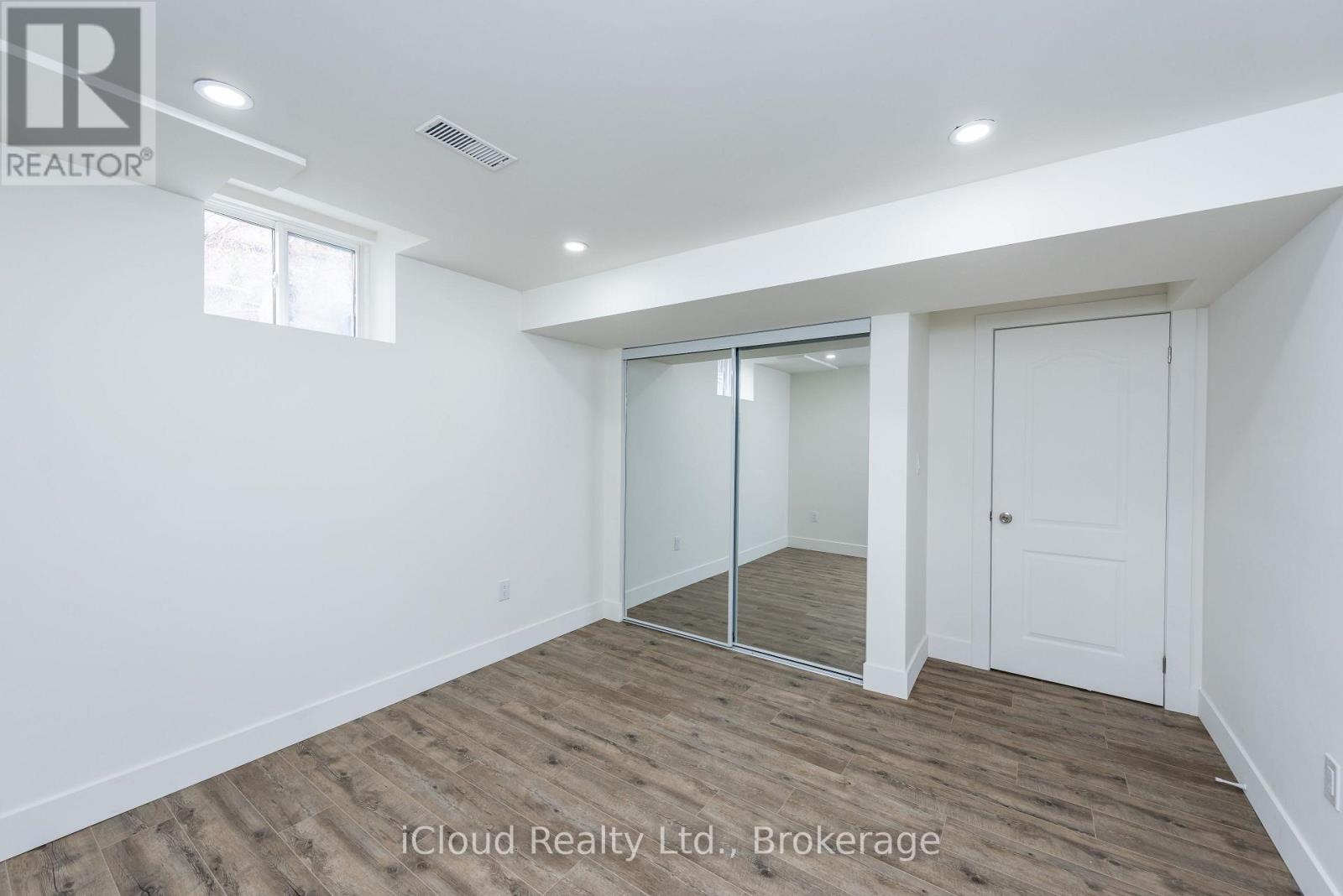 Lower Level - 899 Boyer Boulevard, Mississauga, Ontario  L5V 1Y1 - Photo 13 - W13105314