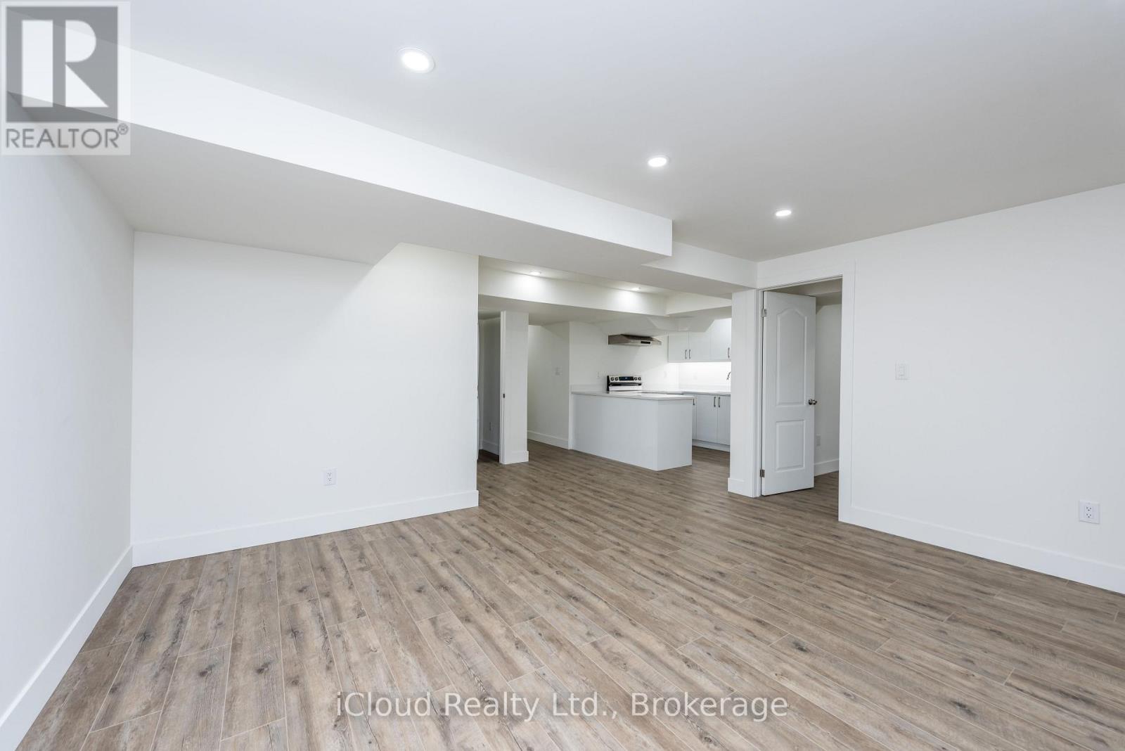 Lower Level - 899 Boyer Boulevard, Mississauga, Ontario  L5V 1Y1 - Photo 11 - W13105314