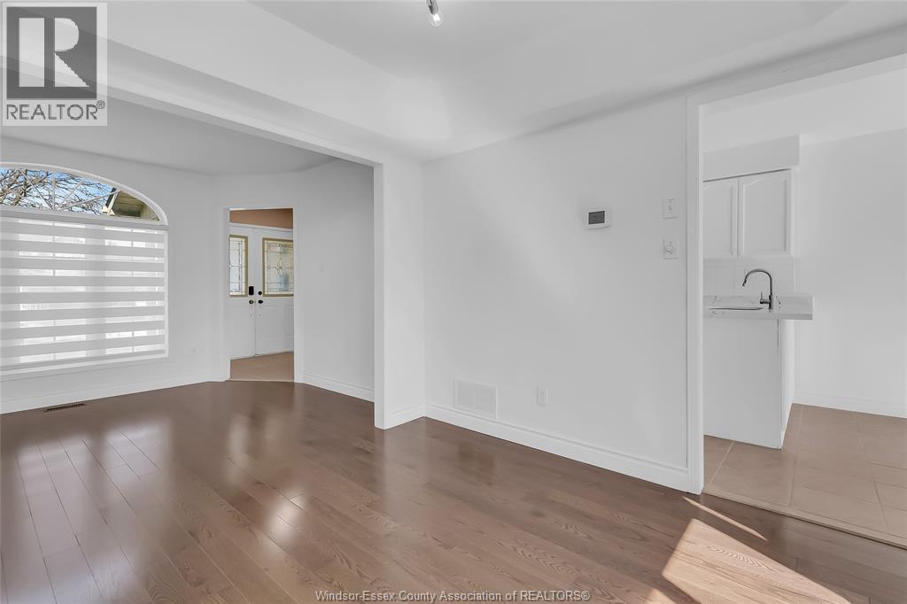 1063 Peach Blossom Crescent, Windsor, Ontario  N9G 2R5 - Photo 8 - 26011521