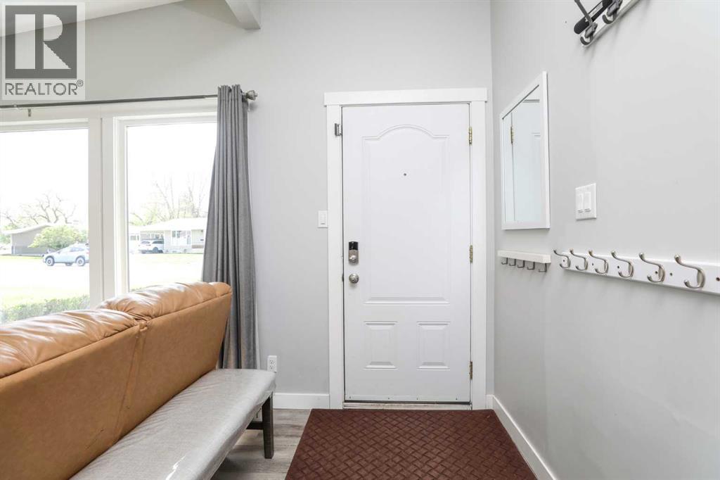 2705 22 Avenue S, Lethbridge, Alberta  T1K 1J8 - Photo 4 - A2312344
