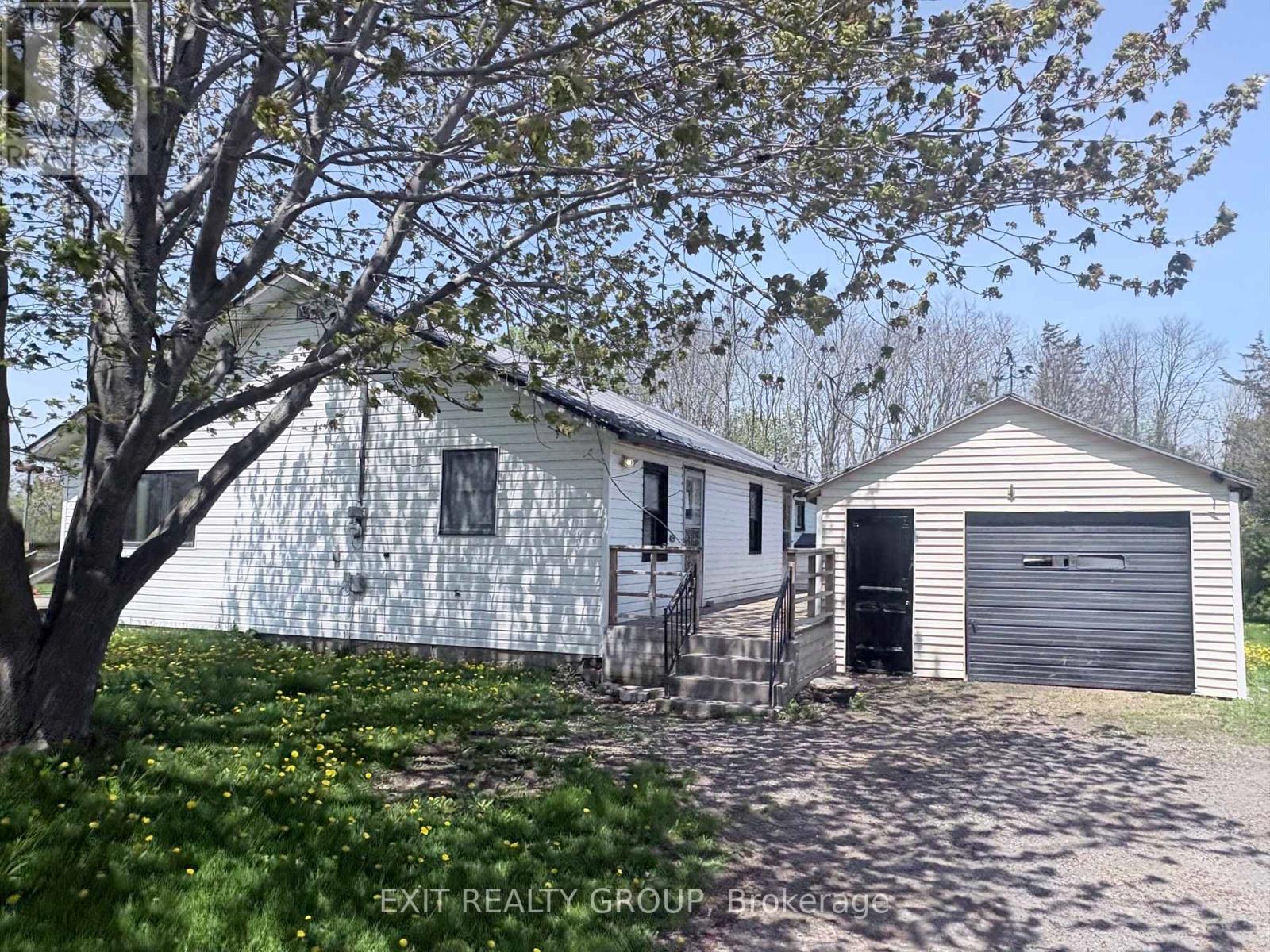 48 COUNTY ROAD 29, Prince Edward County, Ontario