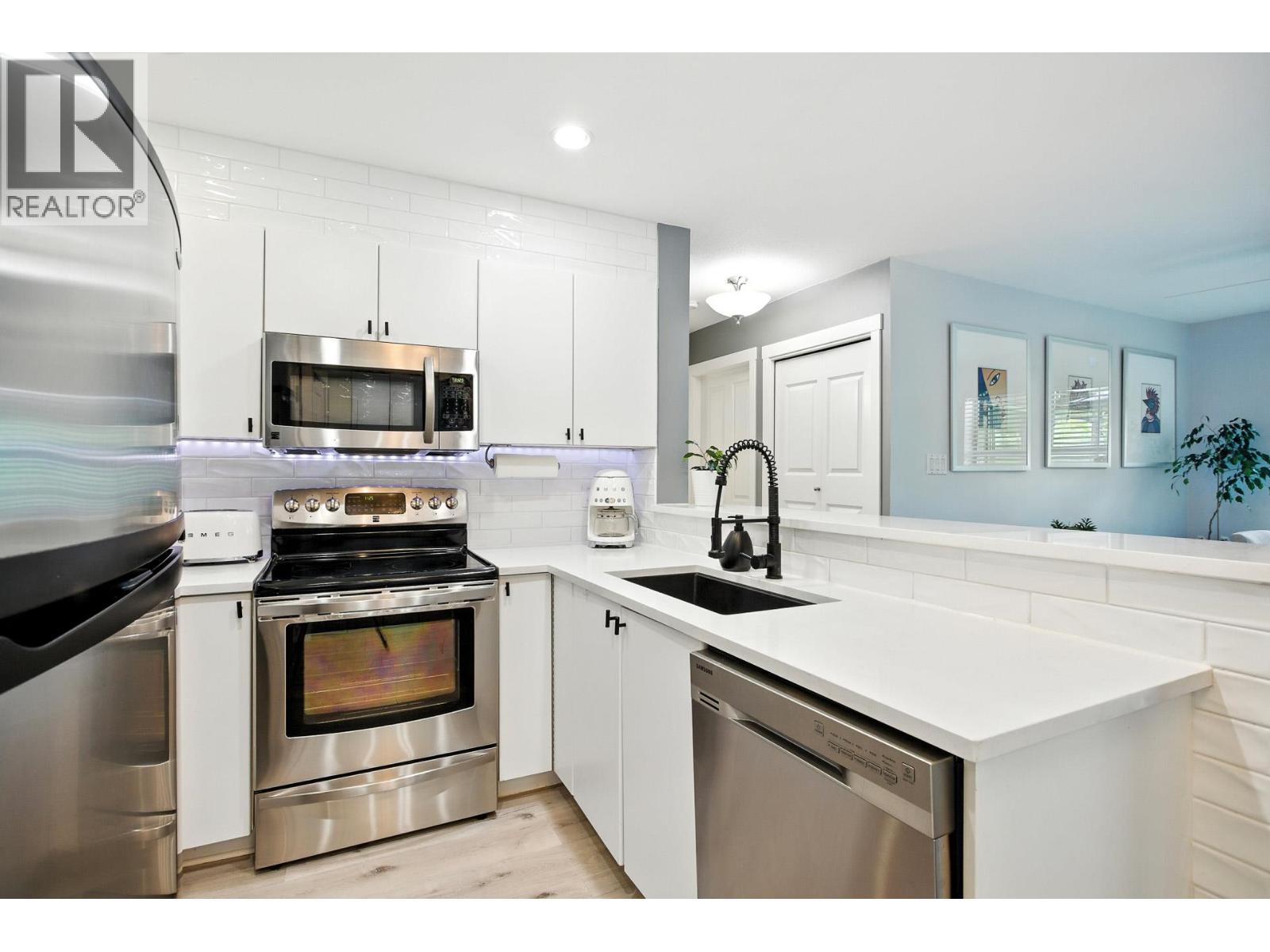404 225 Newport Drive, Port Moody, British Columbia  V3H 5H1 - Photo 4 - R3125108