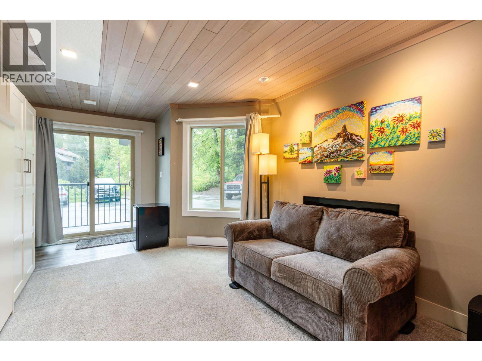 105 2021 Karen Crescent, Whistler, British Columbia  V8E 0H1 - Photo 4 - R3125110