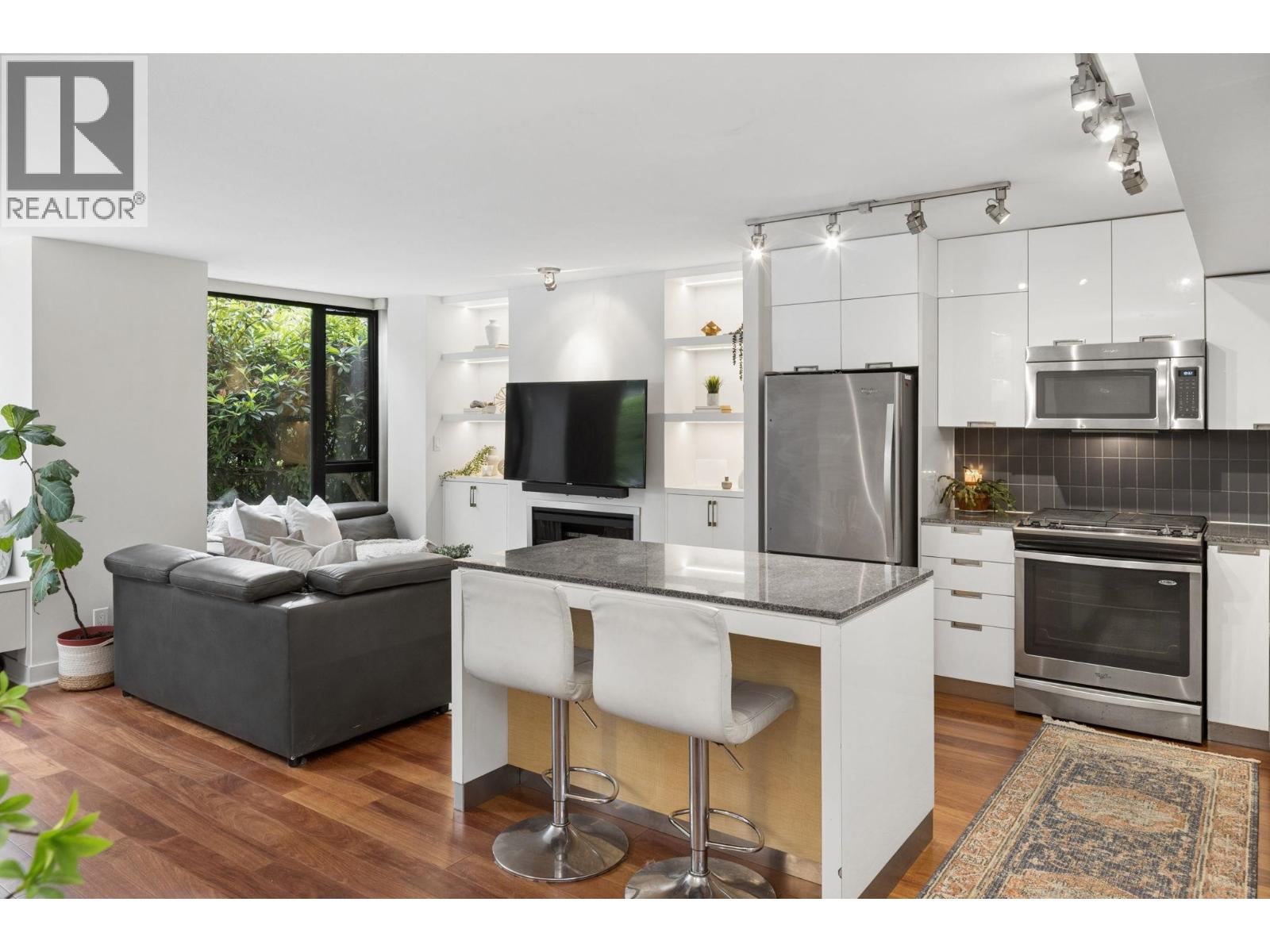 153 W 2nd Street, North Vancouver, British Columbia  V7M 1C5 - Photo 11 - R3125128