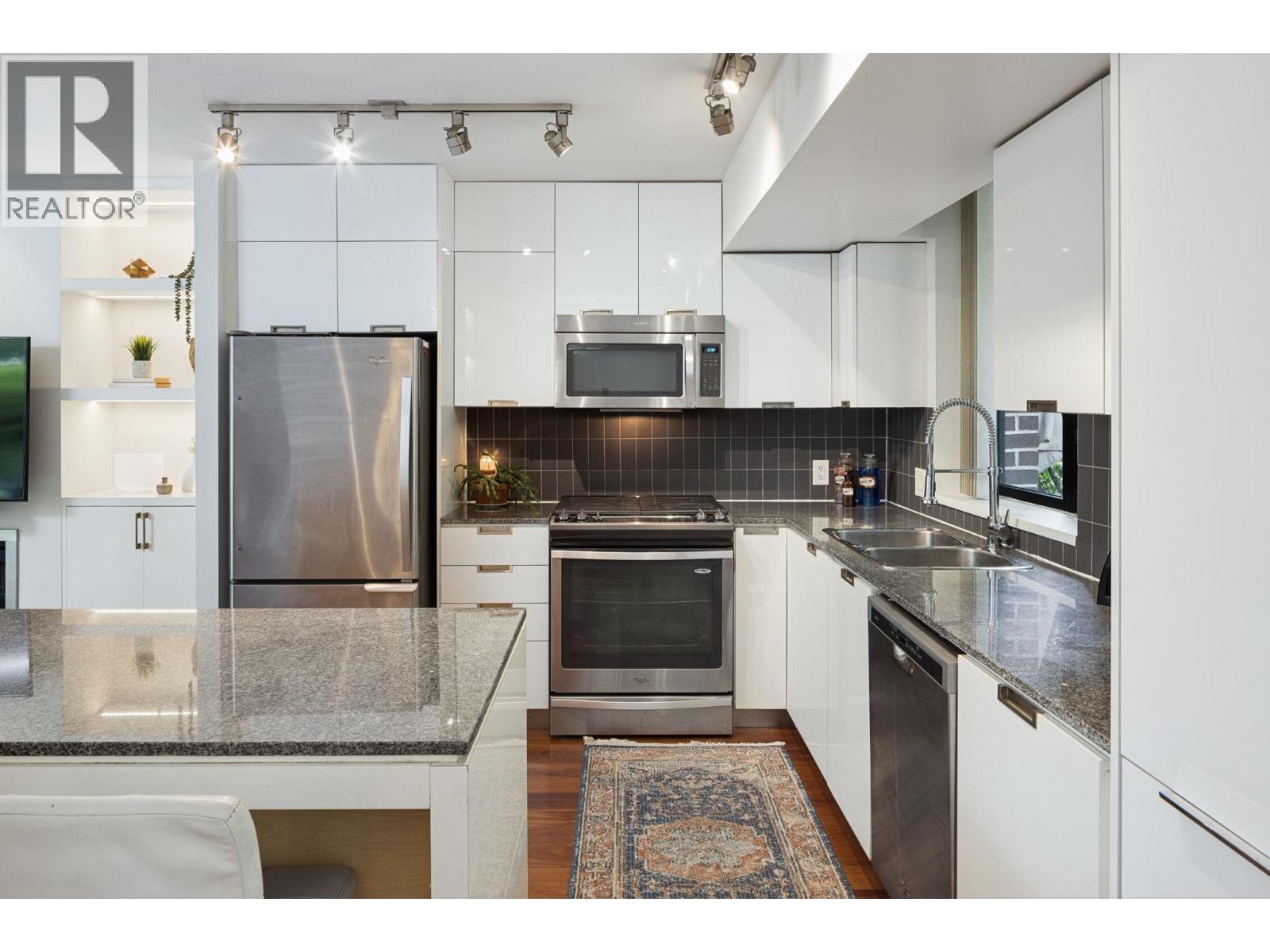 153 W 2nd Street, North Vancouver, British Columbia  V7M 1C5 - Photo 17 - R3125128