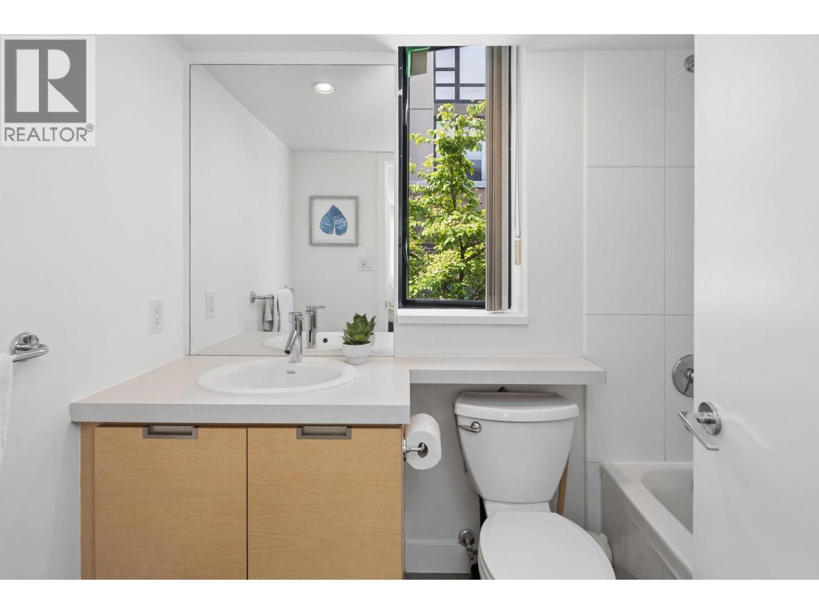 153 W 2nd Street, North Vancouver, British Columbia  V7M 1C5 - Photo 22 - R3125128