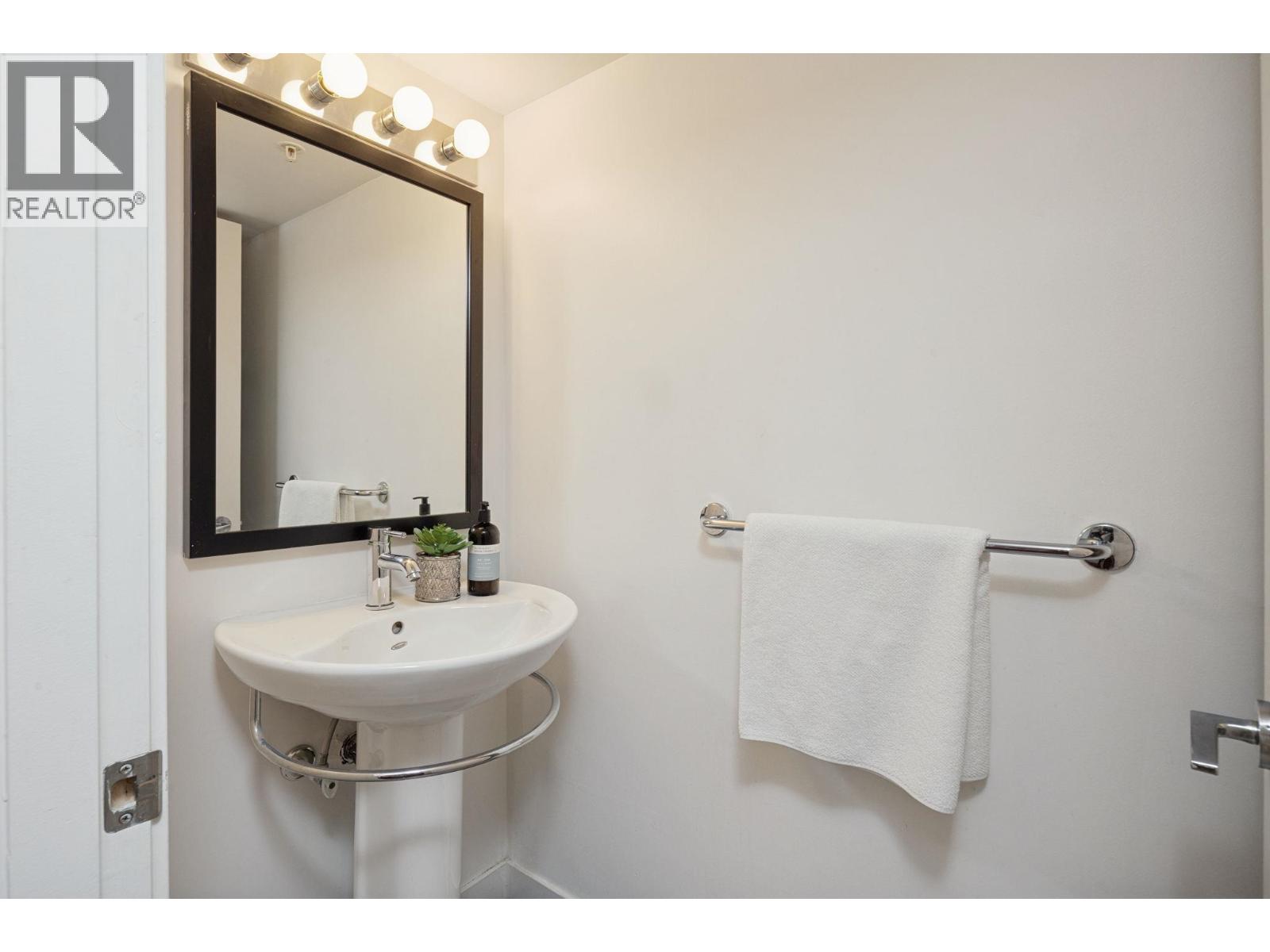 153 W 2nd Street, North Vancouver, British Columbia  V7M 1C5 - Photo 27 - R3125128