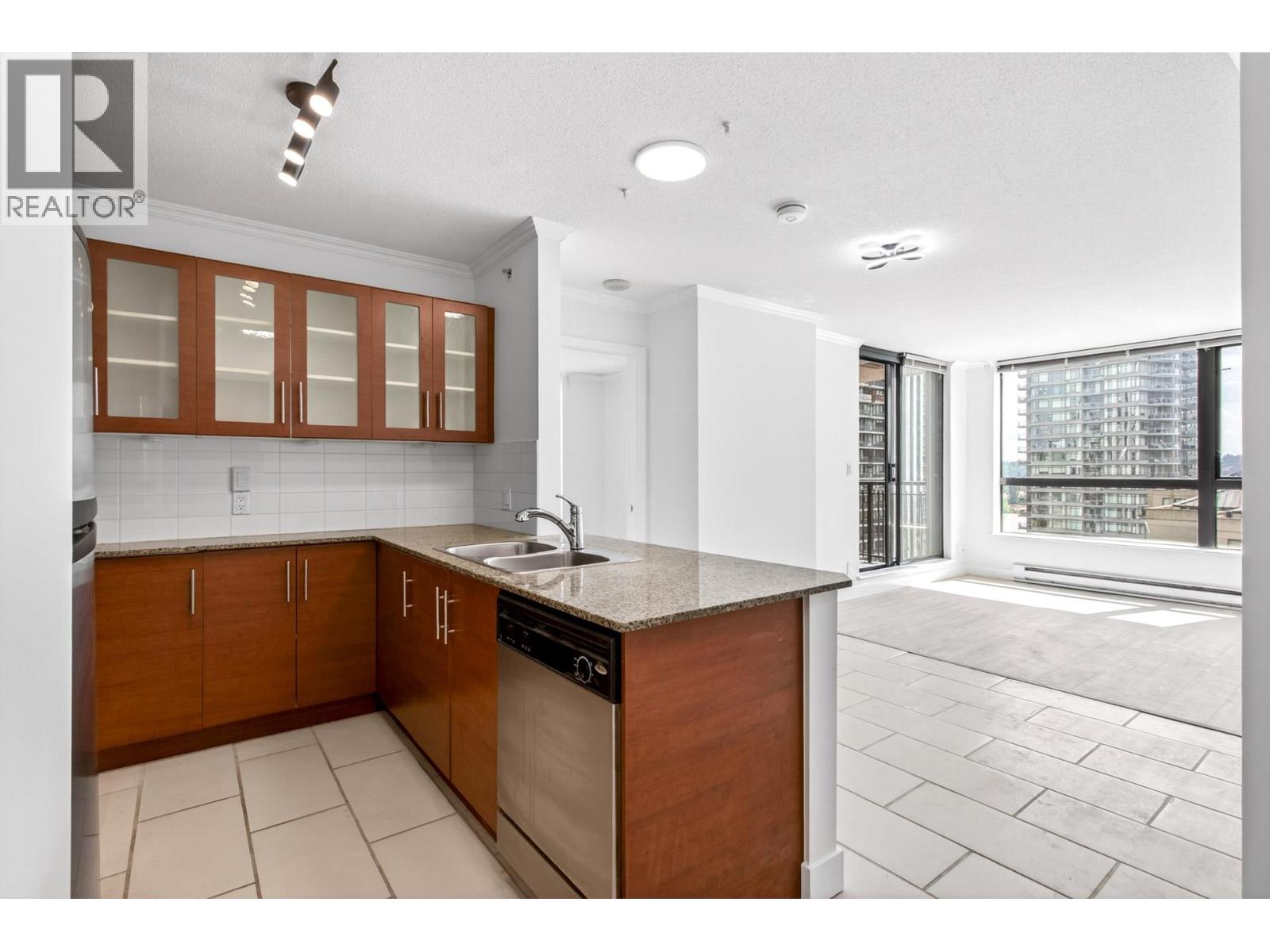 1506 833 Agnes Street, New Westminster, British Columbia  V3M 0B1 - Photo 3 - R3125150