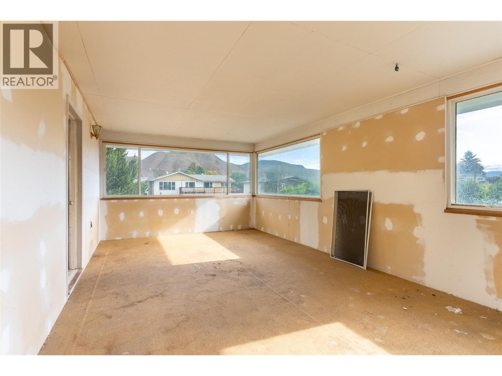 864 Shelan Place, Kamloops, British Columbia  V2B 5T4 - Photo 11 - 10373049