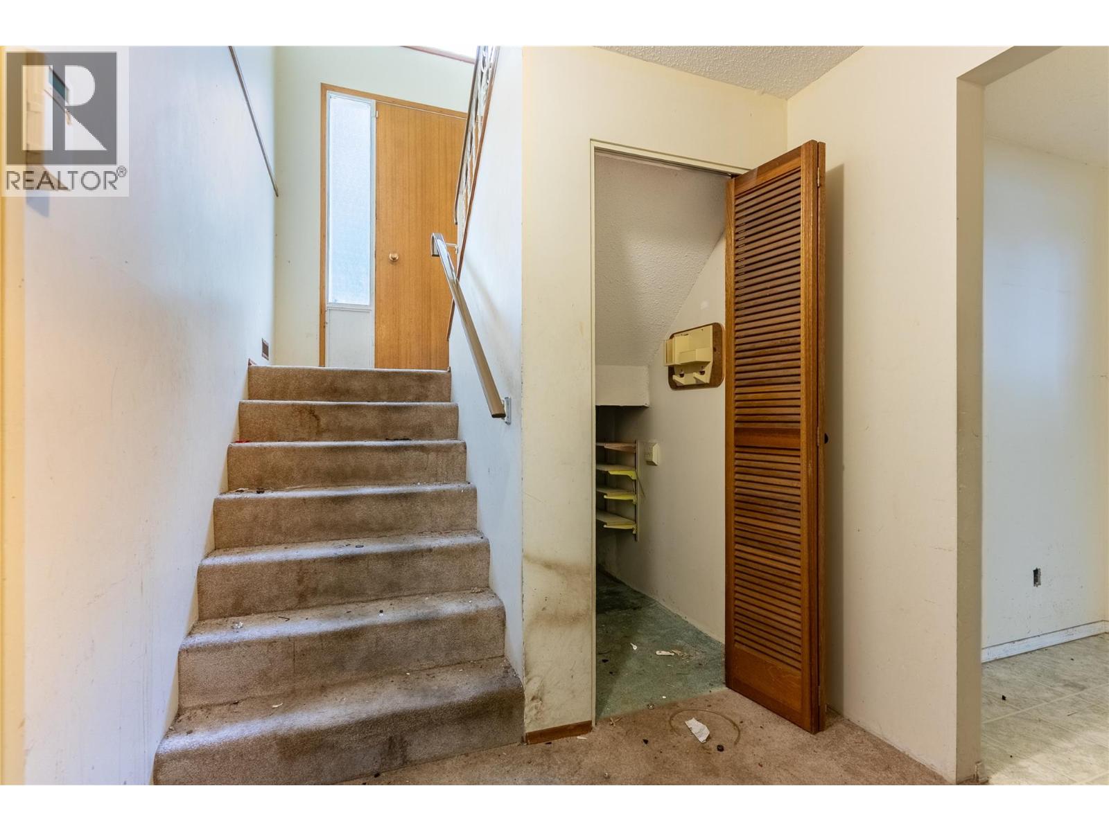 864 Shelan Place, Kamloops, British Columbia  V2B 5T4 - Photo 23 - 10373049