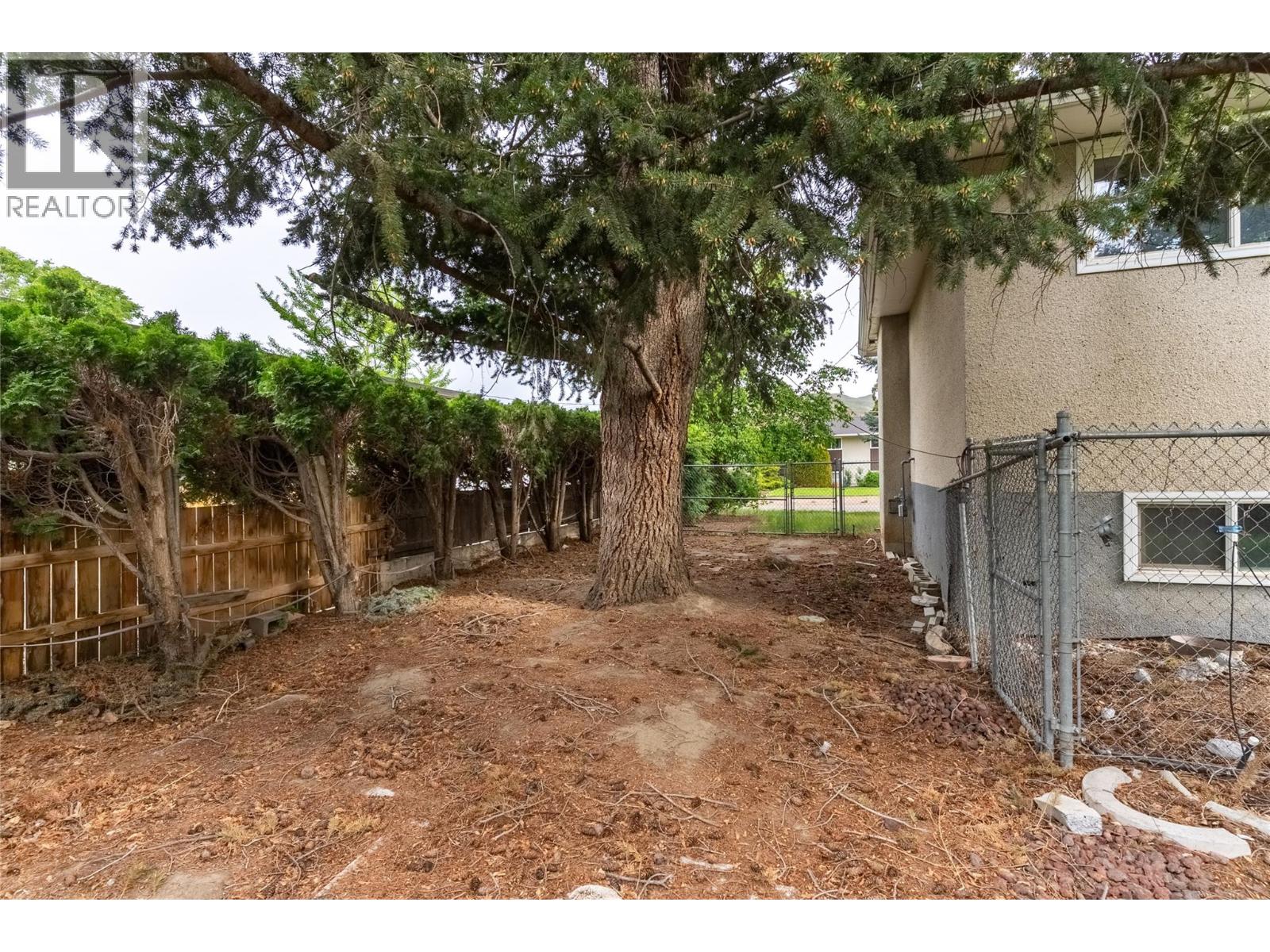 864 Shelan Place, Kamloops, British Columbia  V2B 5T4 - Photo 32 - 10373049