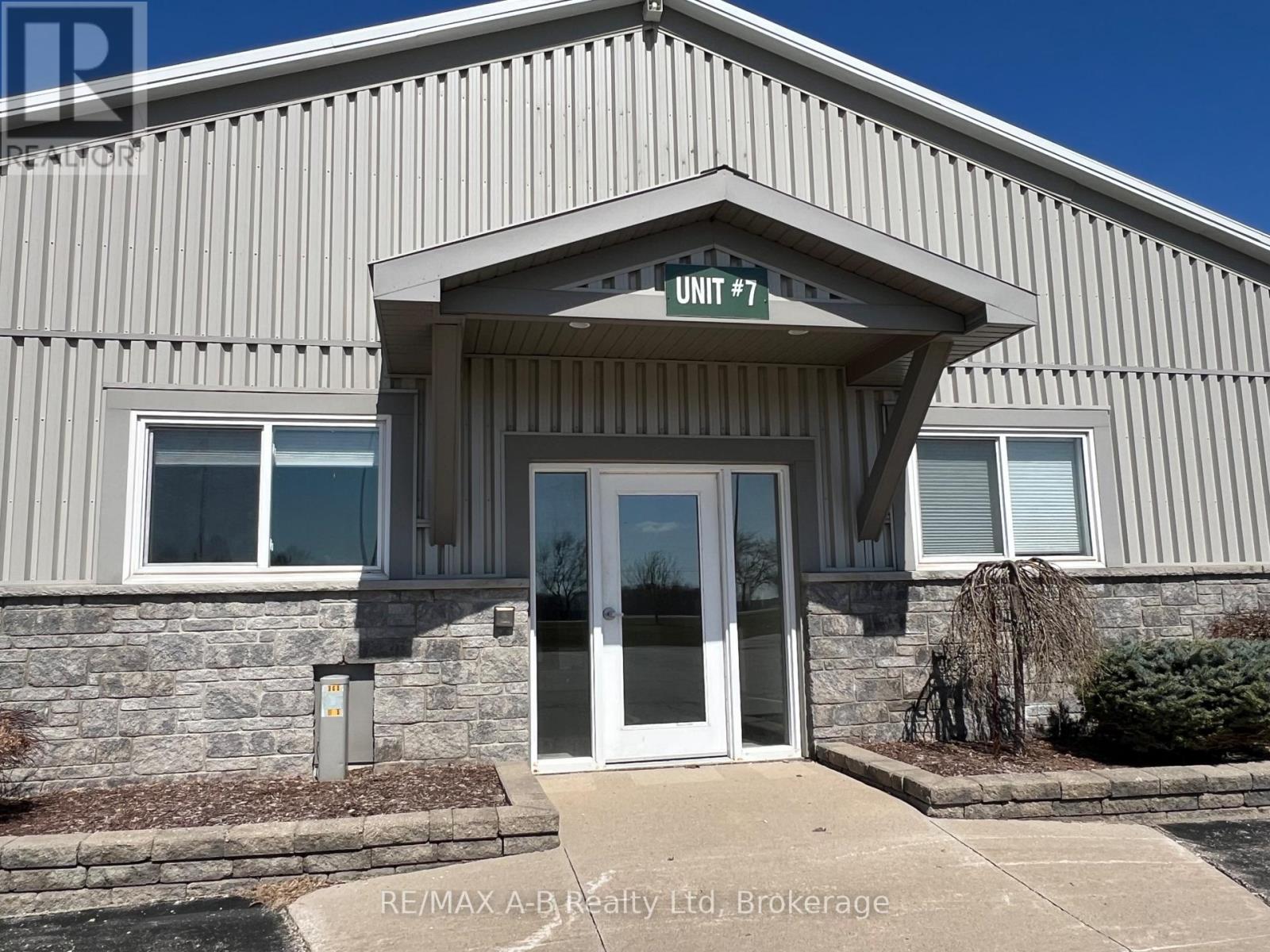 7 - 380 Woodstock Street S, East Zorra-Tavistock, Ontario  N0B 2R0 - Photo 3 - X13146428