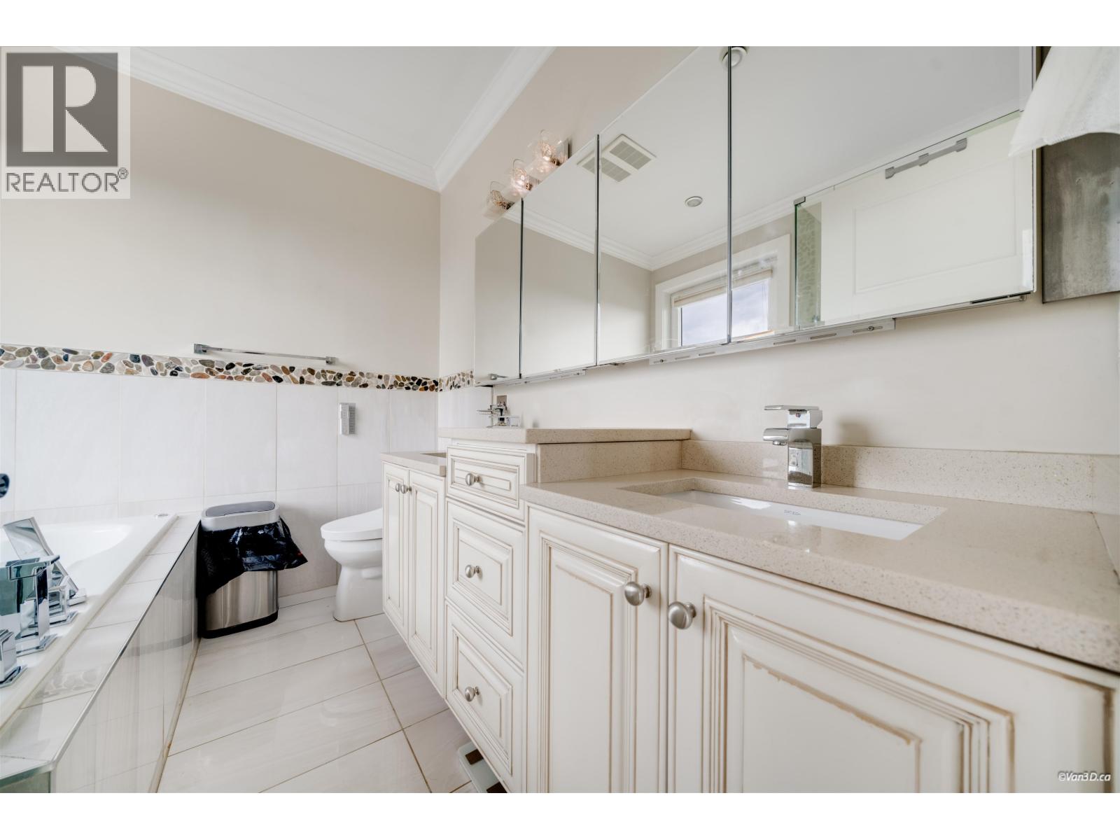 8 Glynde Avenue, Burnaby, British Columbia  V5B 3J2 - Photo 28 - R3125135