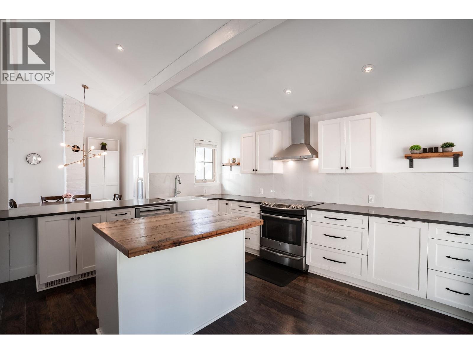 3015 Royal Avenue, North Vancouver, British Columbia  V7K 1Y6 - Photo 12 - R3125158