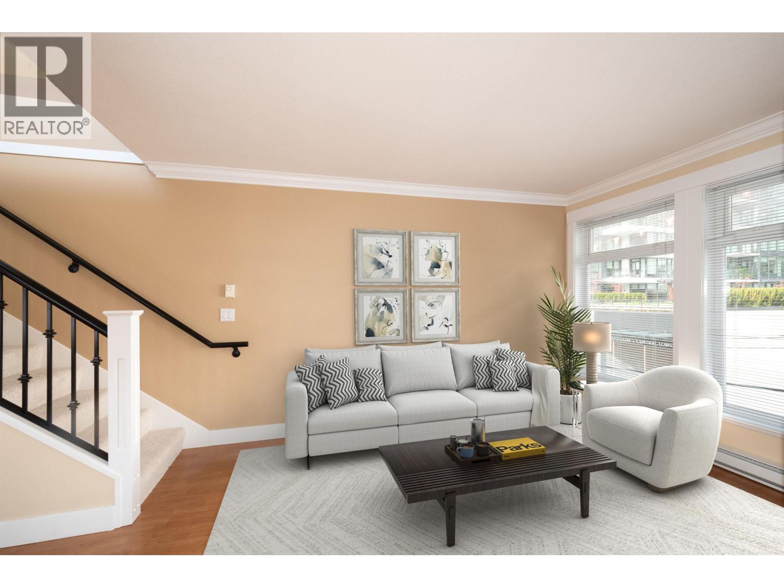 304 152 E 12th Street, North Vancouver, British Columbia  V7L 2J4 - Photo 5 - R3125167