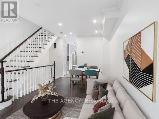 185 Lippincott Street, Toronto, Ontario  M5S 2P3 - Photo 3 - C13146410