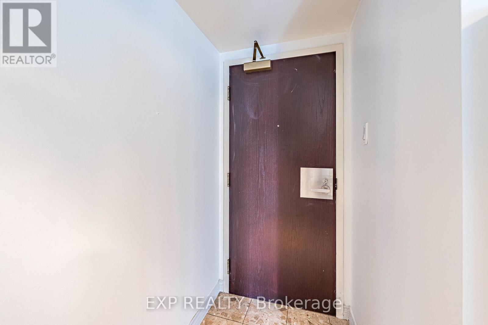 1811 - 736 Bay Street, Toronto, Ontario  M5G 2M4 - Photo 10 - C13146472