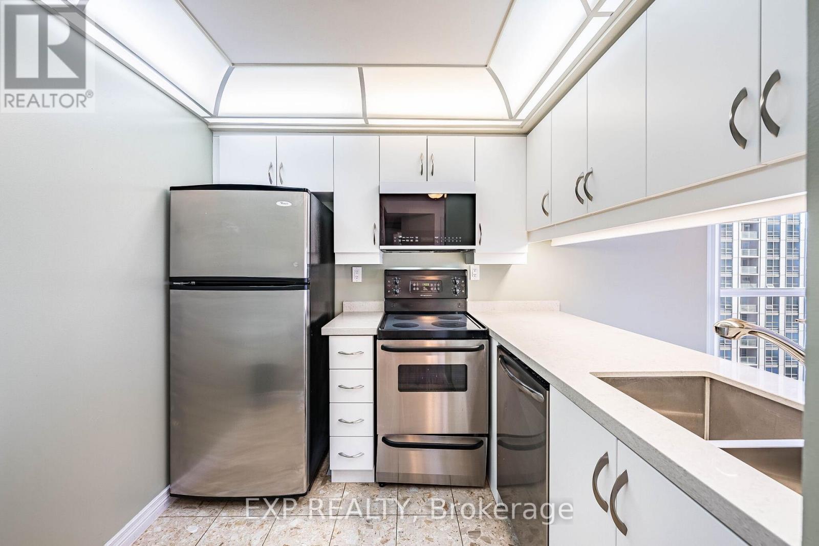 1811 - 736 Bay Street, Toronto, Ontario  M5G 2M4 - Photo 13 - C13146472