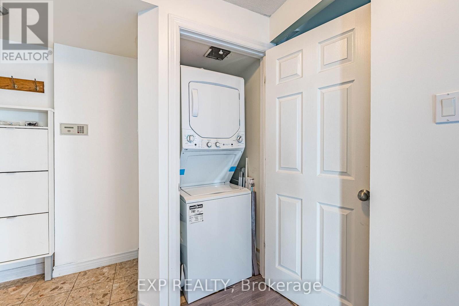 1811 - 736 Bay Street, Toronto, Ontario  M5G 2M4 - Photo 28 - C13146472
