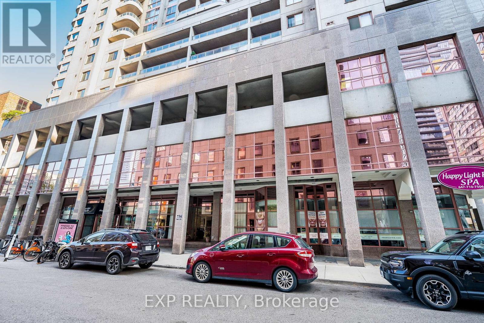 1811 - 736 Bay Street, Toronto, Ontario  M5G 2M4 - Photo 4 - C13146472