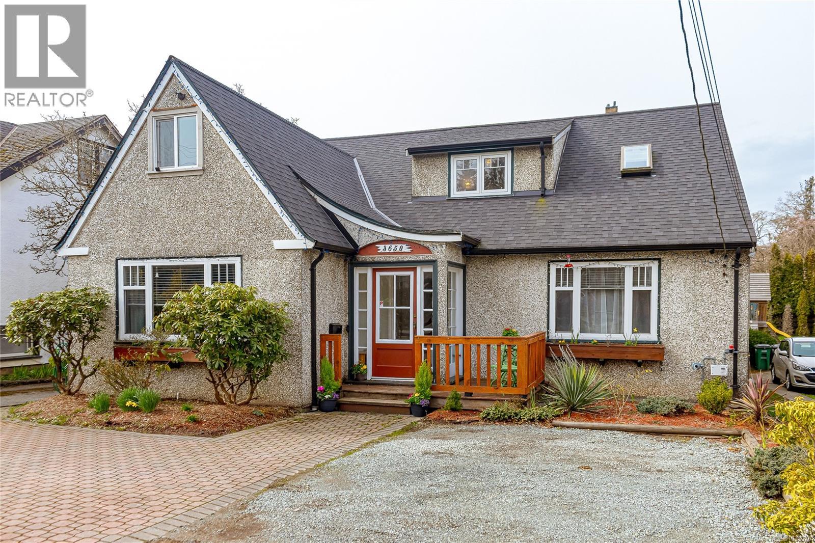 3650 Quadra St, Saanich, British Columbia
