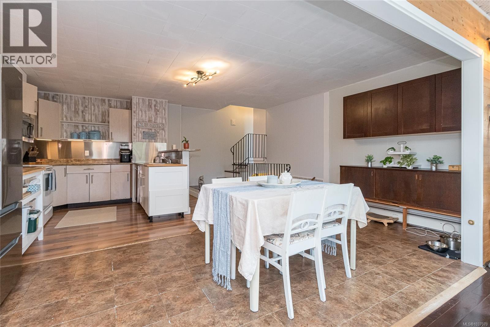 3650 Quadra St, Saanich, British Columbia  V8X 1H4 - Photo 25 - 1037070