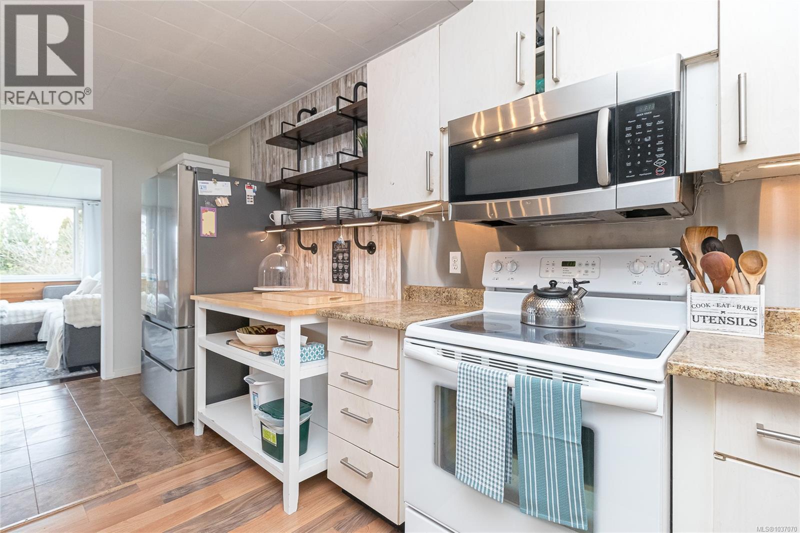 3650 Quadra St, Saanich, British Columbia  V8X 1H4 - Photo 27 - 1037070