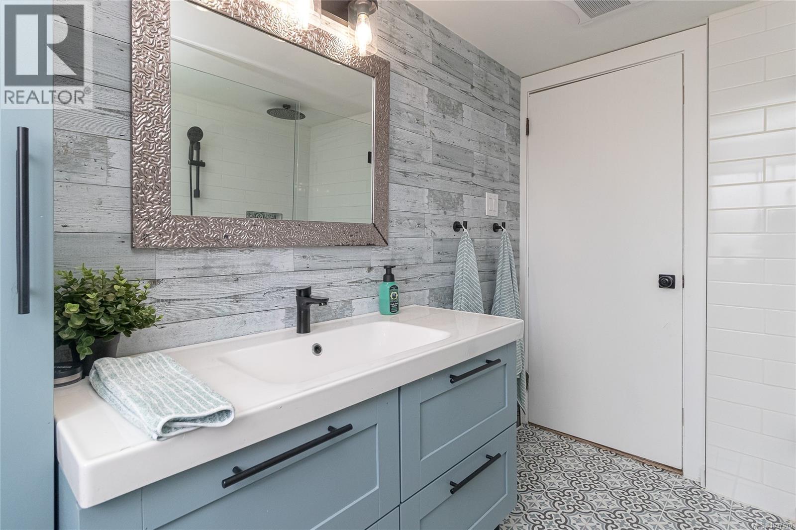 3650 Quadra St, Saanich, British Columbia  V8X 1H4 - Photo 33 - 1037070