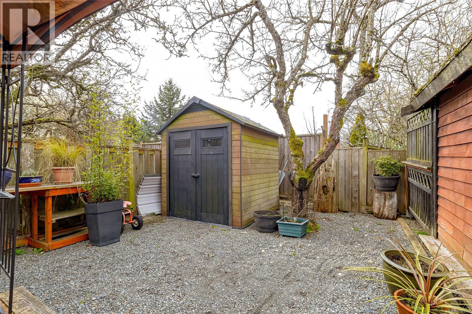 3650 Quadra St, Saanich, British Columbia  V8X 1H4 - Photo 53 - 1037070