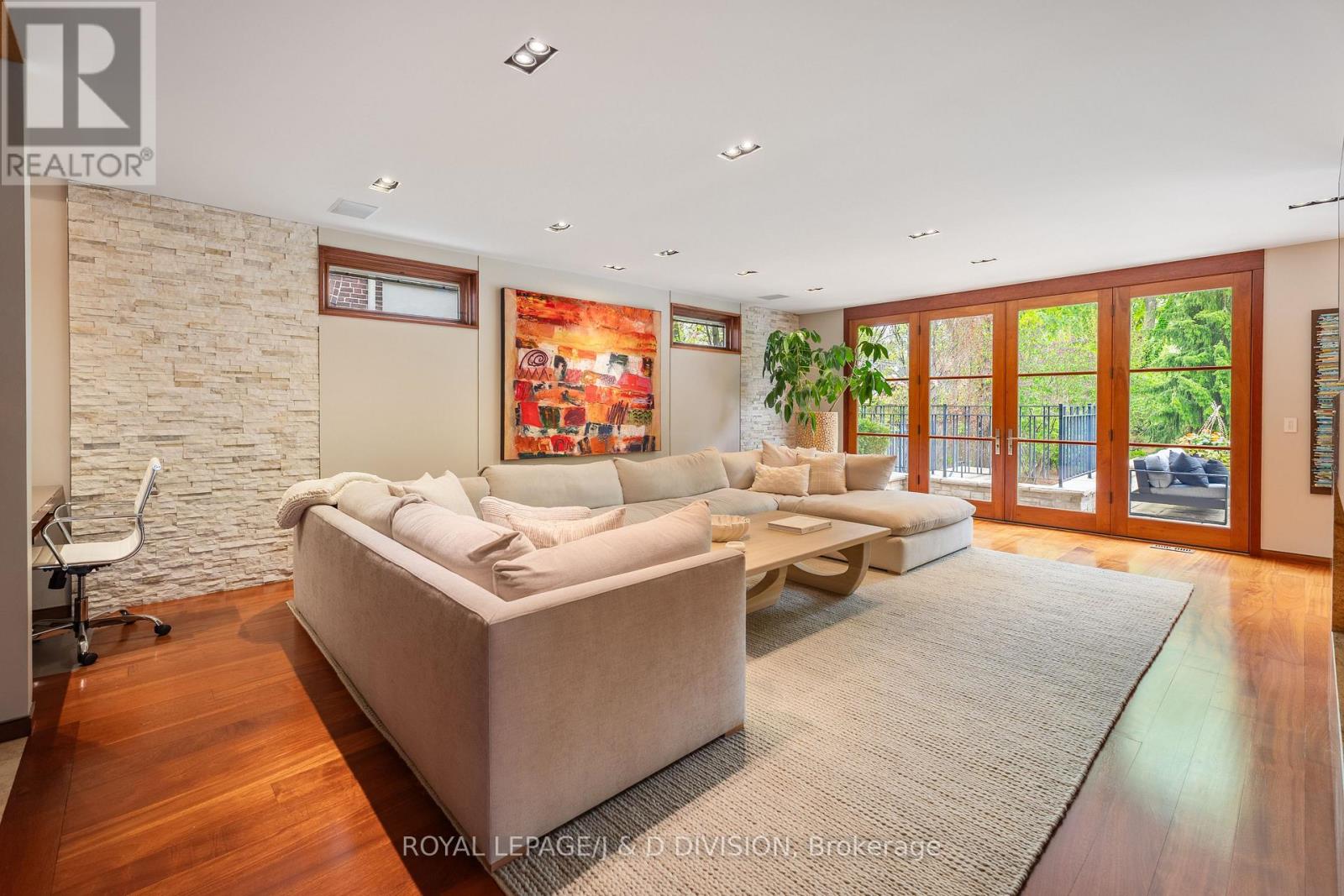 24 Glenview Avenue, Toronto, Ontario  M4R 1P6 - Photo 16 - C13145548