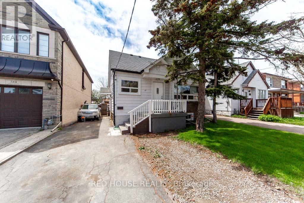 40 NORTH WOODROW BOULEVARD, Toronto, Ontario