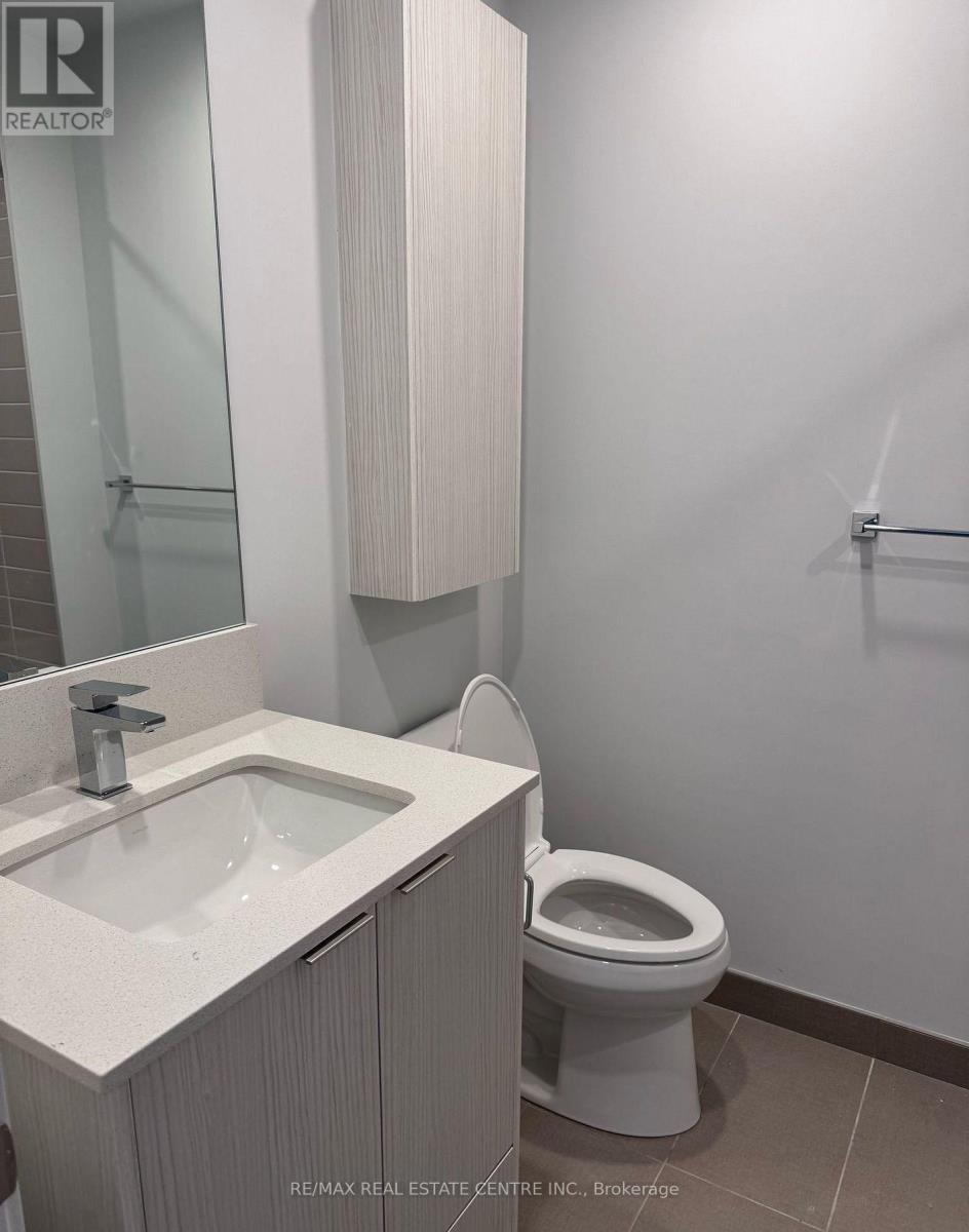 502 - 430 Square One Drive, Mississauga, Ontario  L5B 0L6 - Photo 10 - W13144940