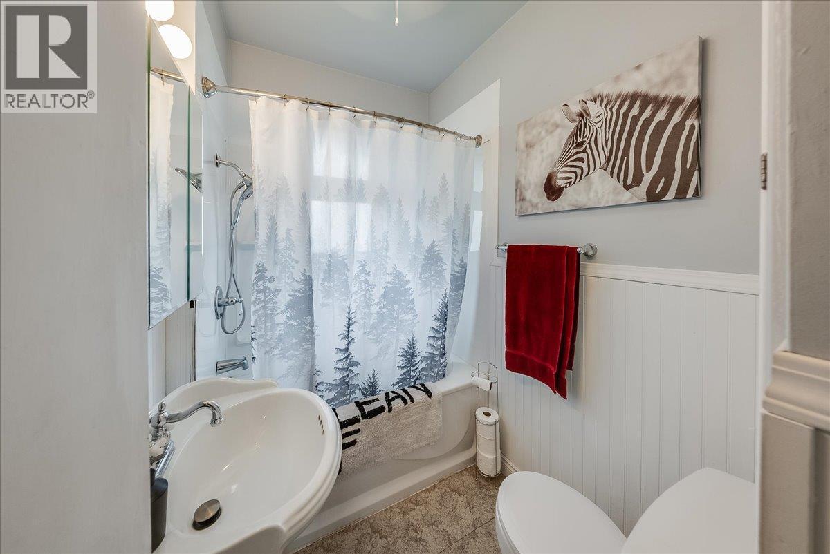 490 Austad Lane, Trail, British Columbia V1R 3K6 - Photo 16 - 10387521