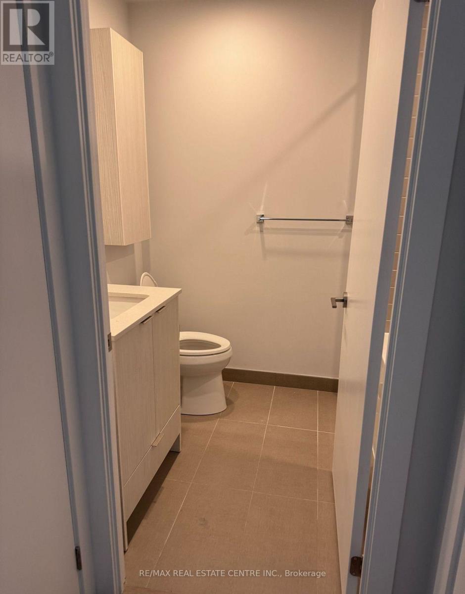 502 - 430 Square One Drive, Mississauga, Ontario  L5B 0L6 - Photo 11 - W13144940