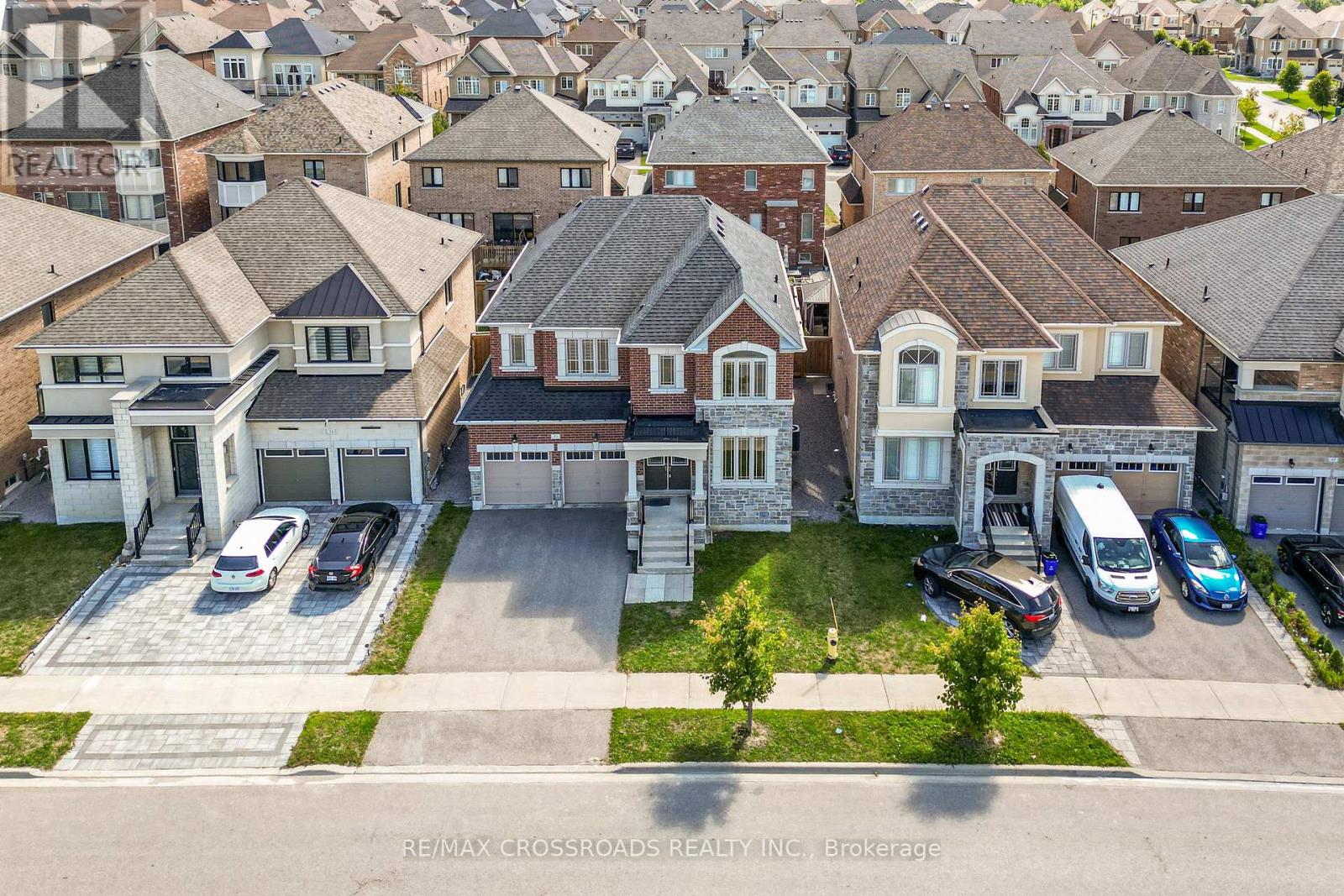 57 WALTER ENGLISH DRIVE, East Gwillimbury, Ontario