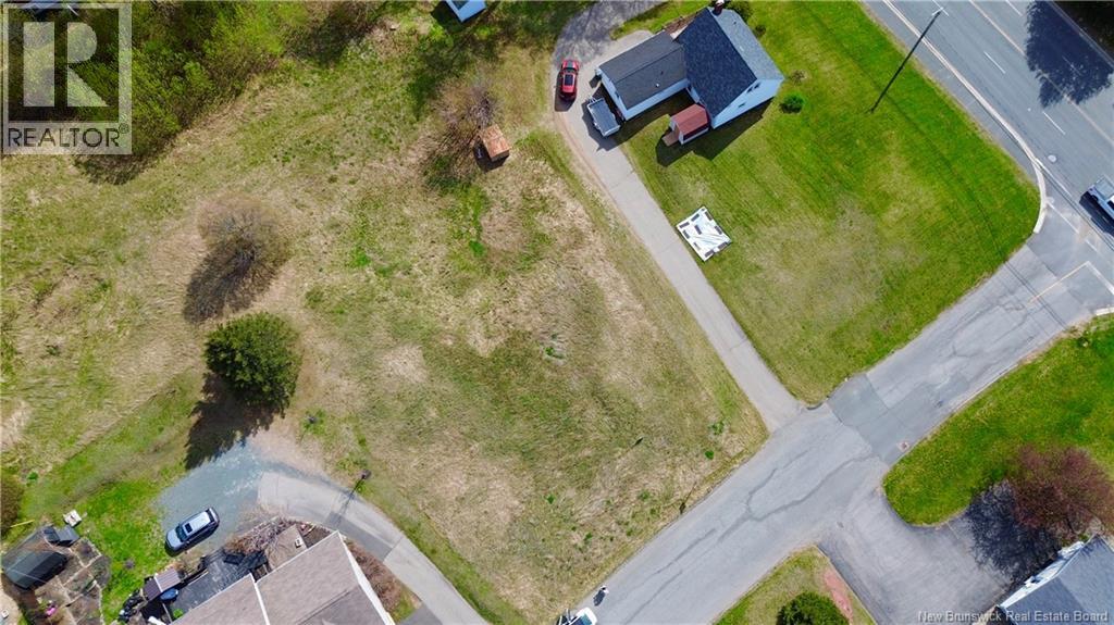 1586 St Peter Avenue, Bathurst, New Brunswick  E2A 3A9 - Photo 5 - NB135813