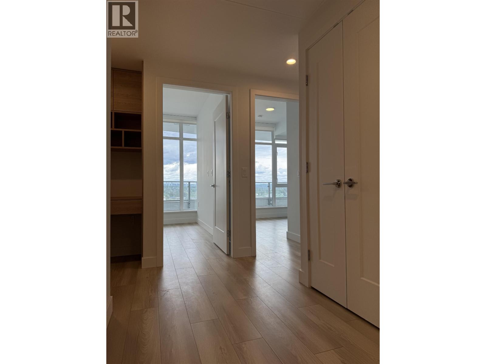2004 2381 Beta Avenue, Burnaby, British Columbia  V5C 0P7 - Photo 3 - R3125045