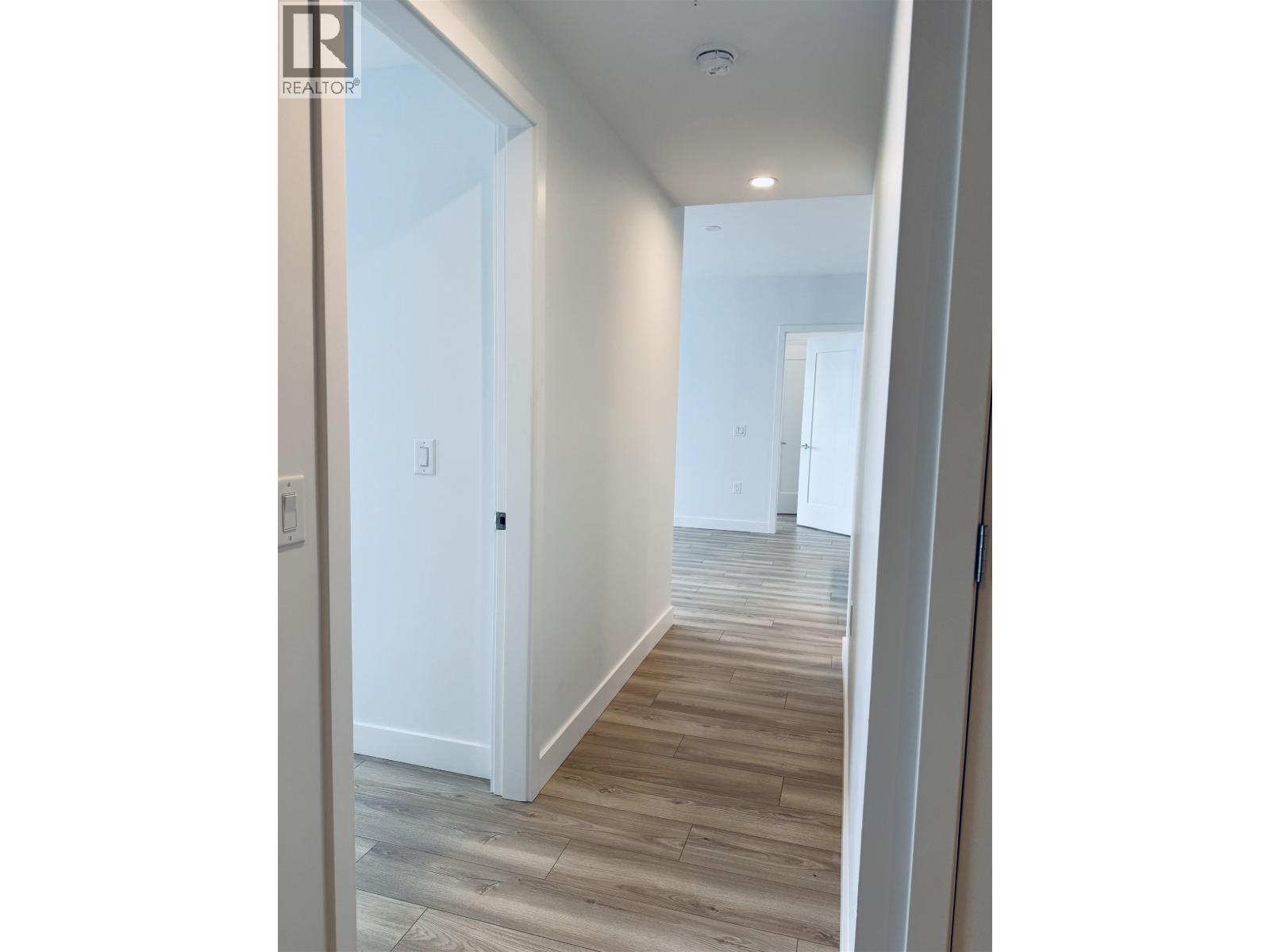2004 2381 Beta Avenue, Burnaby, British Columbia  V5C 0P7 - Photo 8 - R3125045