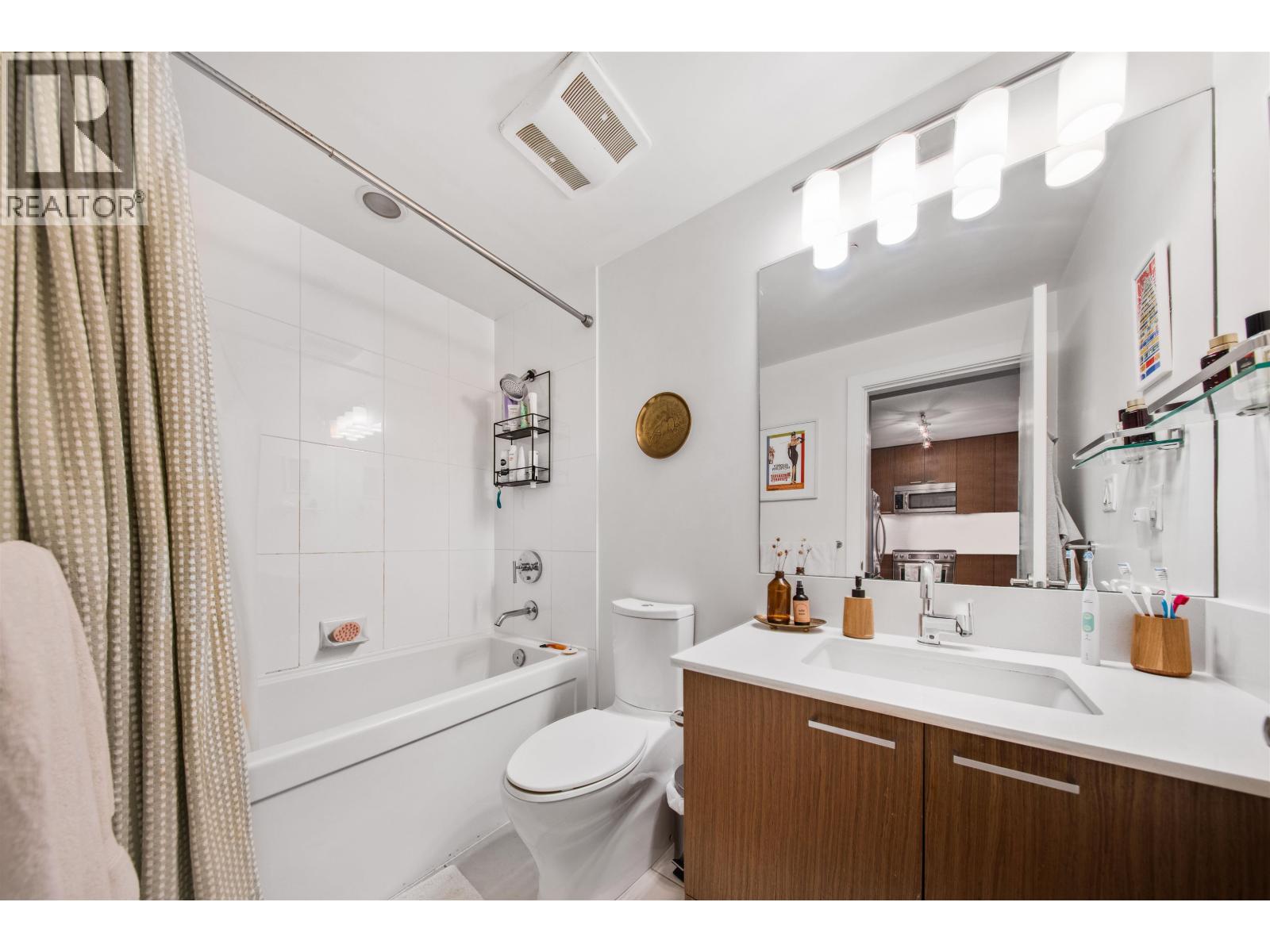 205 1330 Marine Drive, North Vancouver, British Columbia  V7P 1T4 - Photo 9 - R3124665