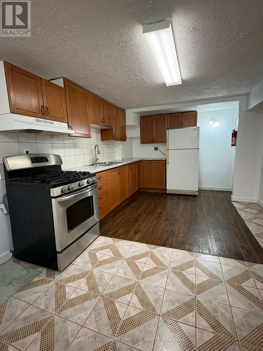 # Lower - 357 Gage Court, Burlington, Ontario  L7T 4E1 - Photo 13 - W13146438