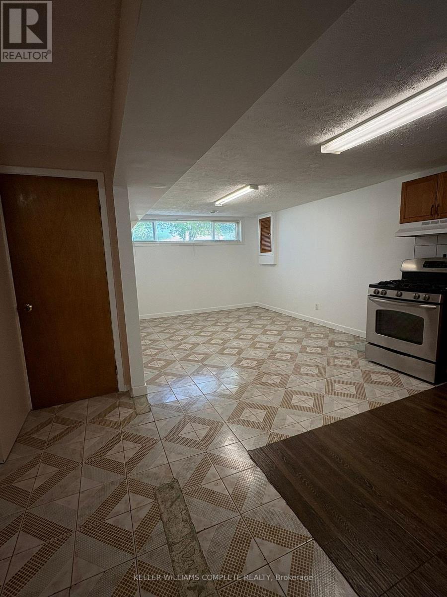 # Lower - 357 Gage Court, Burlington, Ontario  L7T 4E1 - Photo 16 - W13146438
