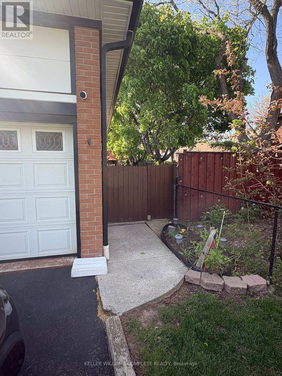 # Lower - 357 Gage Court, Burlington, Ontario  L7T 4E1 - Photo 2 - W13146438
