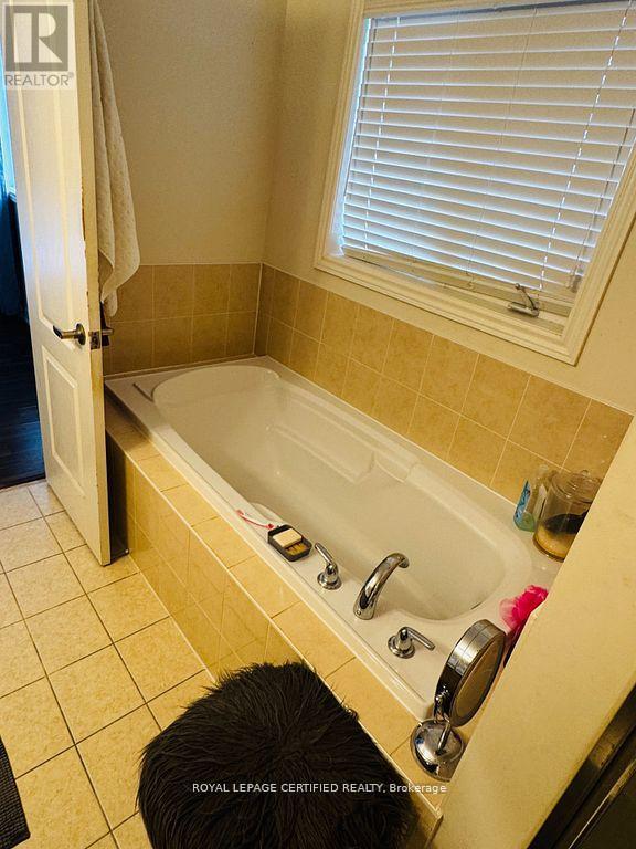 Upper - 5463 Tenth Line, Mississauga, Ontario  L5M 0V7 - Photo 19 - W13146452