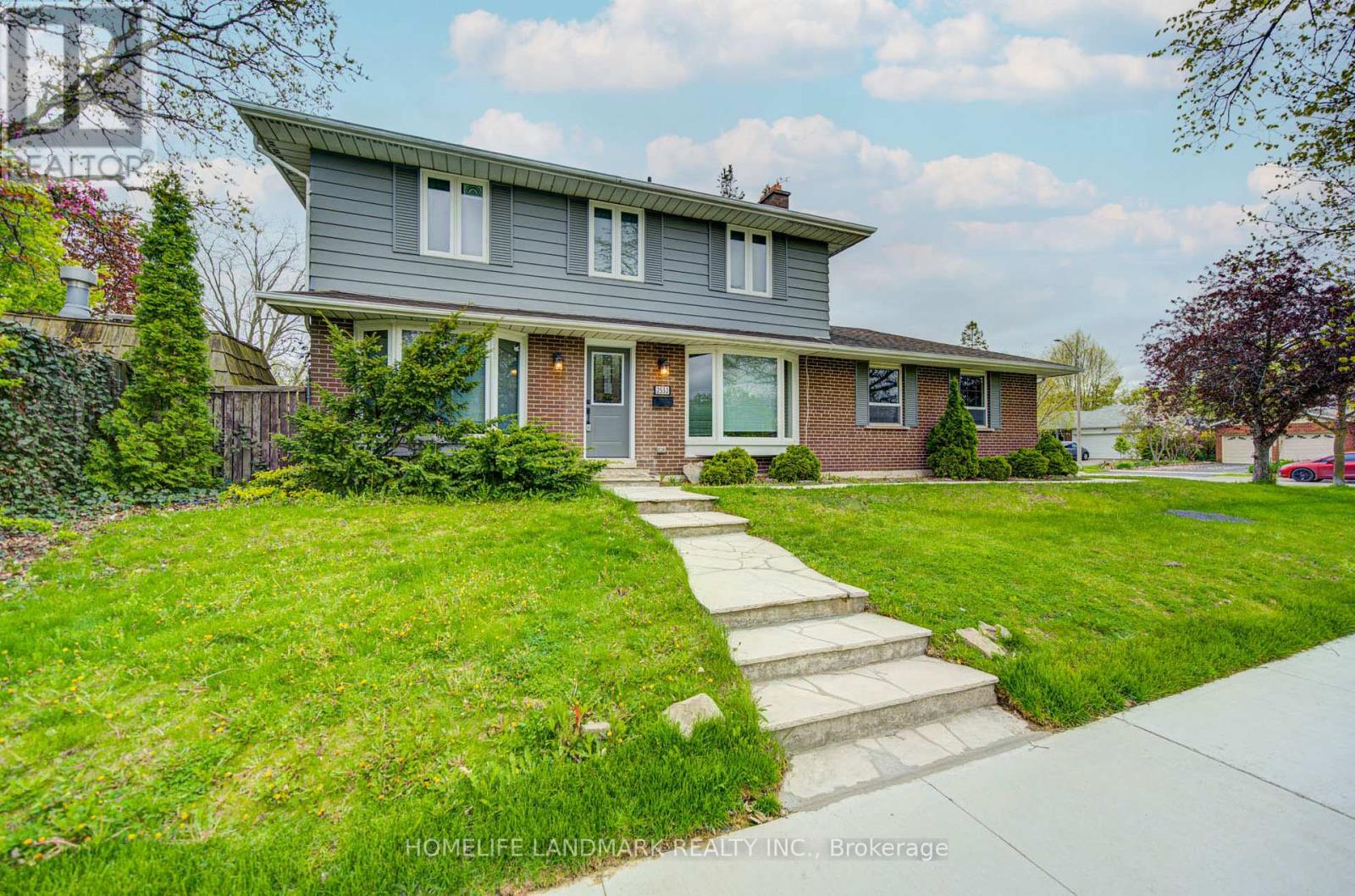 2532 Renzoni Road, Mississauga, Ontario L5K 1W9 - Photo 2 - W13146456
