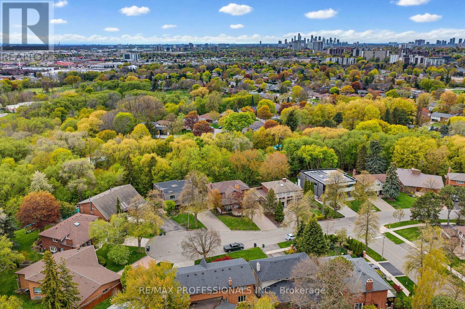 26 Neilor Crescent, Toronto, Ontario M9C 1K4 - Photo 3 - W13146474