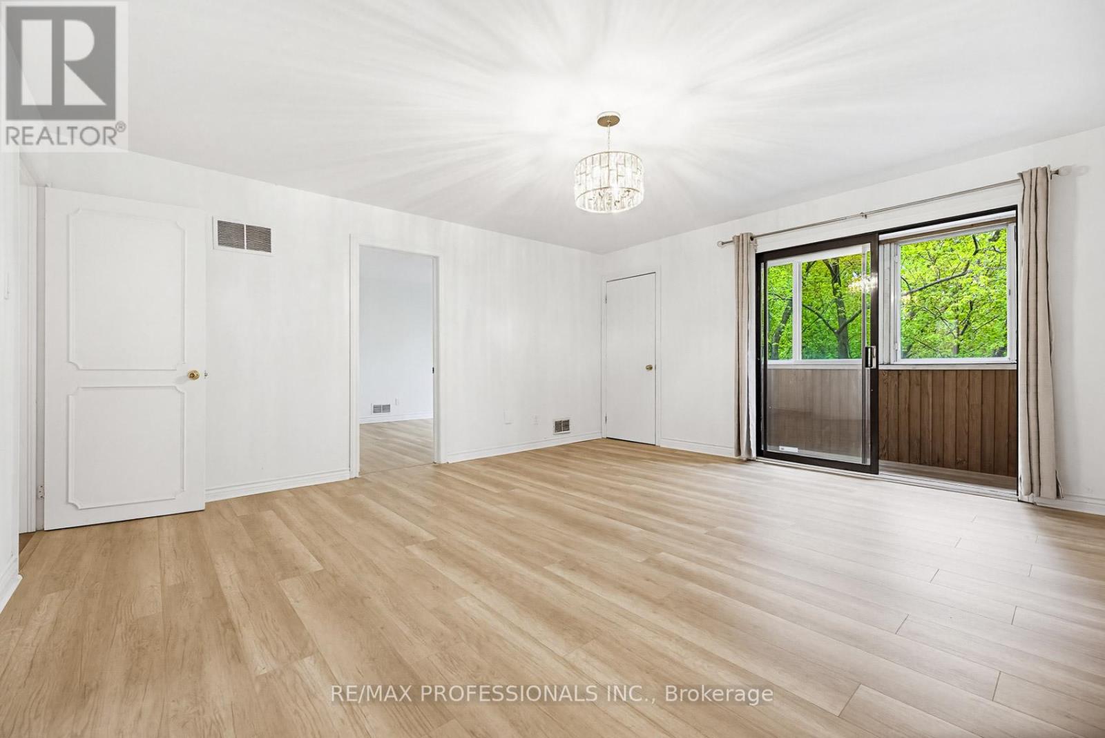 26 Neilor Crescent, Toronto, Ontario M9C 1K4 - Photo 30 - W13146474