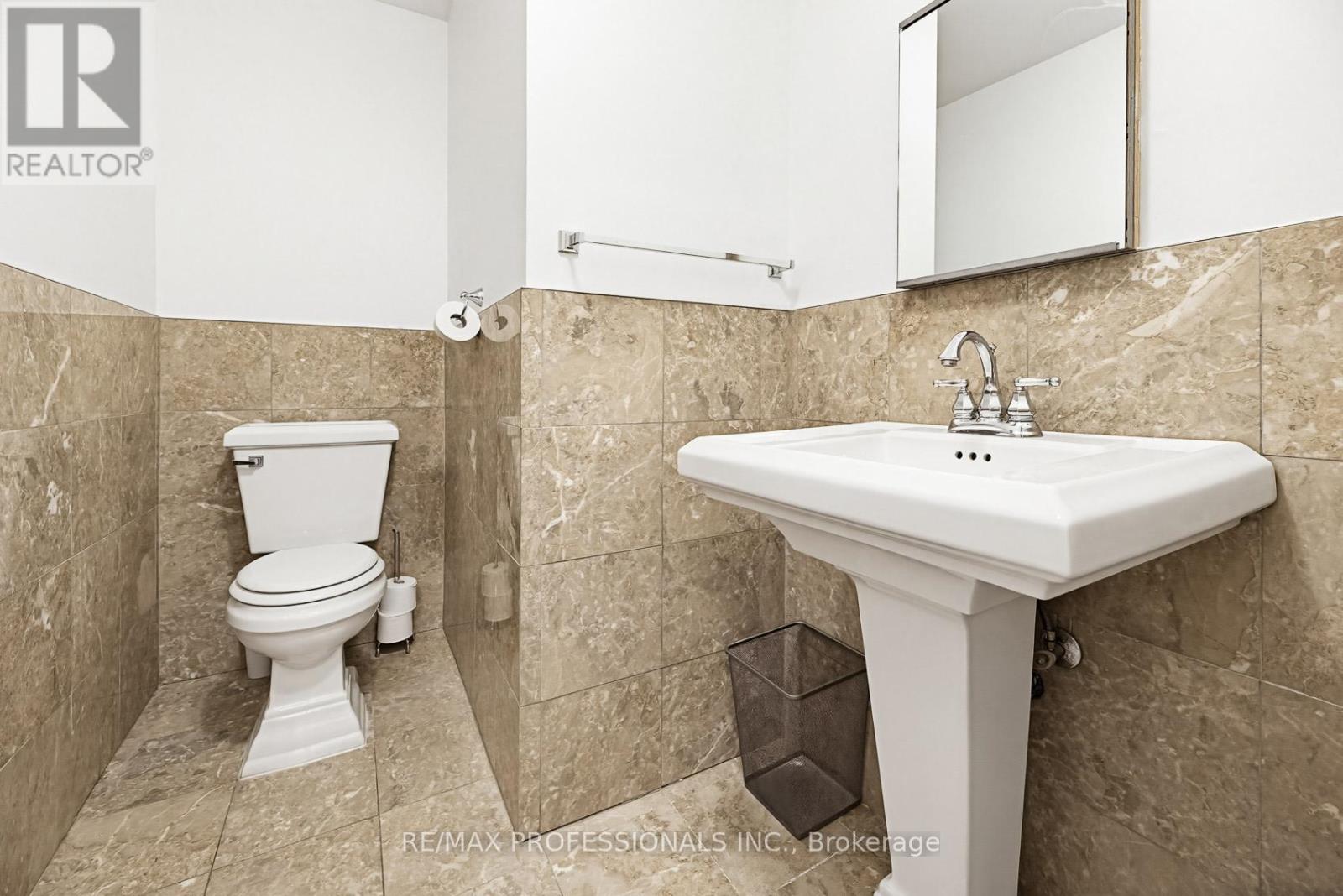 26 Neilor Crescent, Toronto, Ontario M9C 1K4 - Photo 9 - W13146474