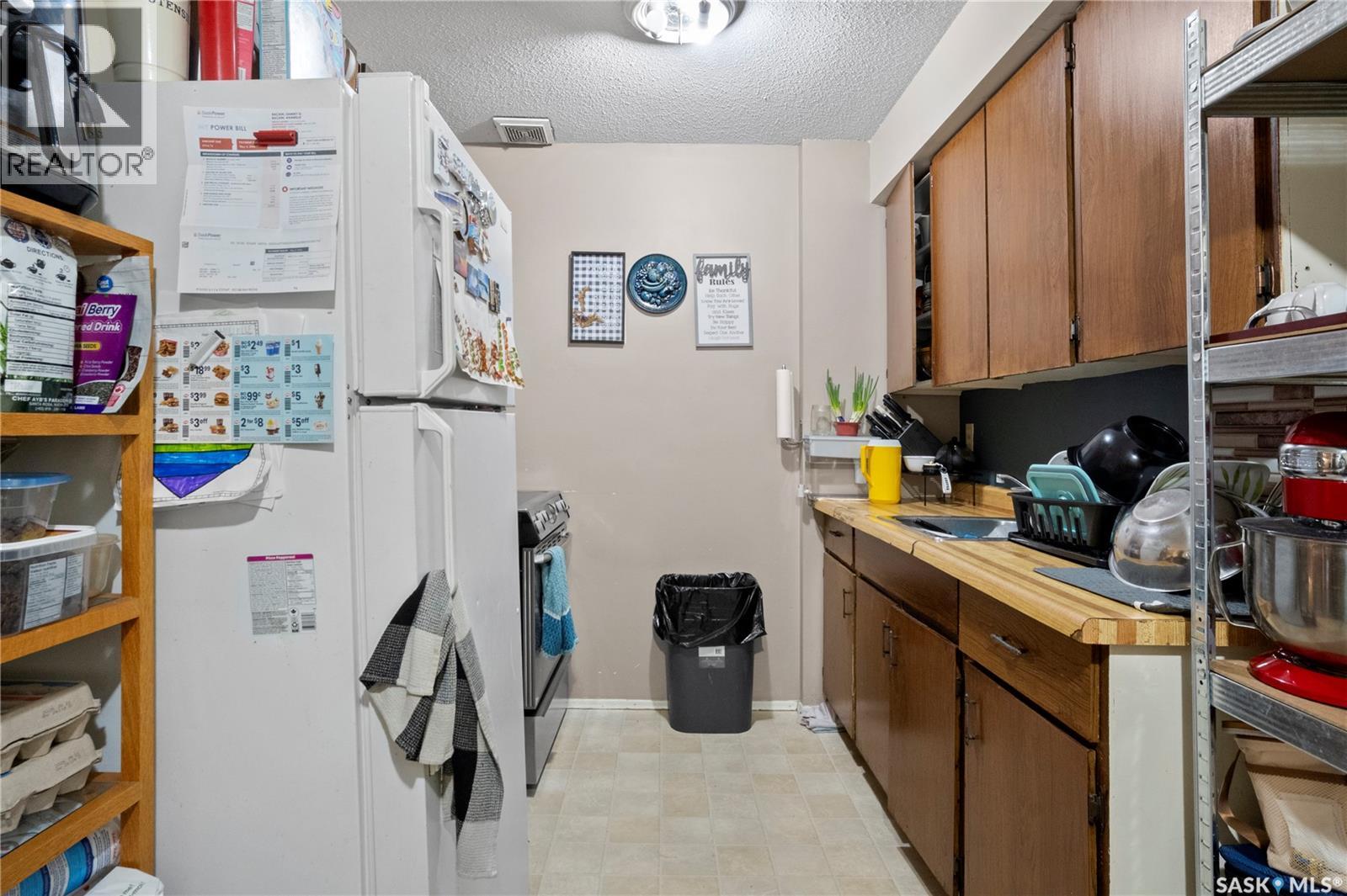 4122 Castle Road, Regina, Saskatchewan  S4S 6A4 - Photo 15 - SK036391