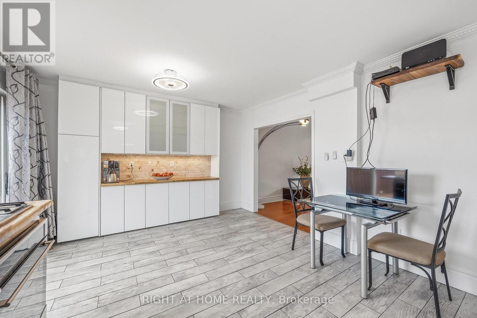 35 Dayton Avenue, Toronto, Ontario  M8Z 3L8 - Photo 4 - W13143448